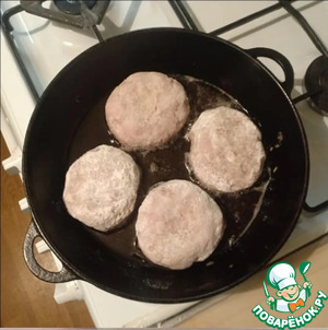 Котлеты в грибном соусе