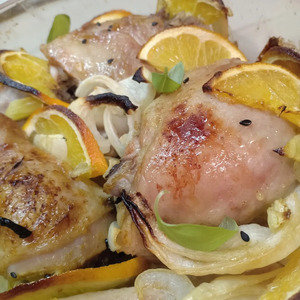 Курица с луком и апельсинами