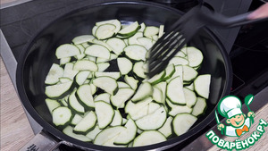 Фрикасе из цуккини и курицы