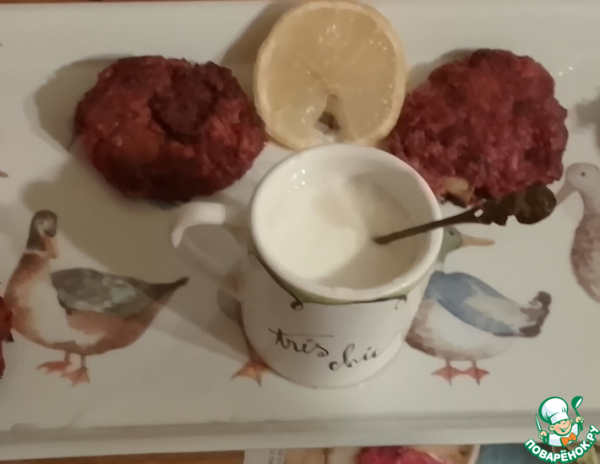 Котлеты с яблоком, свеклой и фета Котлеты с яблоком, свеклой и фета