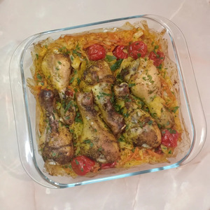 Куриные ножки, запеченные в рукаве, с рисом и овощами