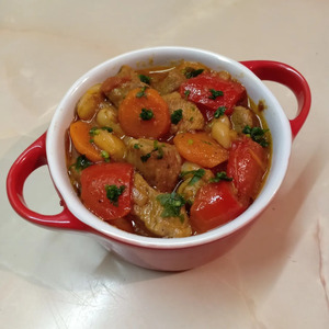 Свинина с фасолью и овощами