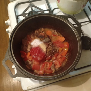 Свинина с фасолью и овощами