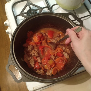 Свинина с фасолью и овощами