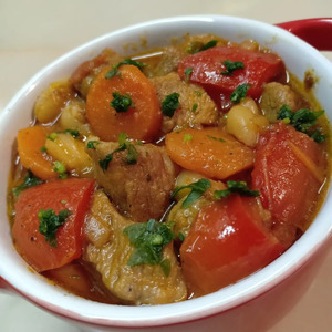 Свинина с фасолью и овощами